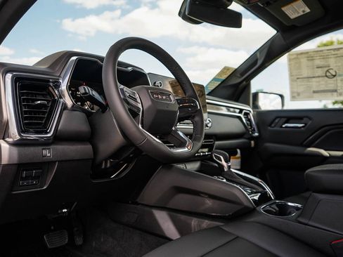 New 2025 GMC Canyon Elevation w/ Convenience Package image 17