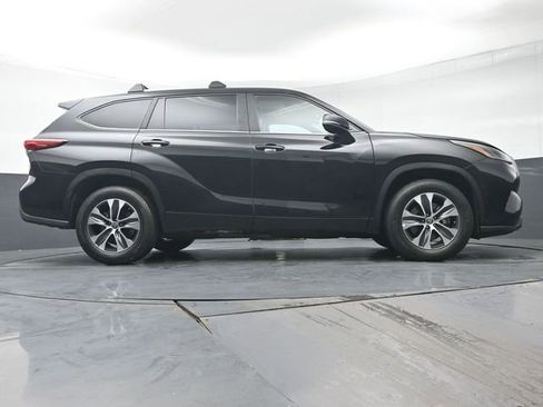 Used 2023 Toyota Highlander XLE FWD image 34