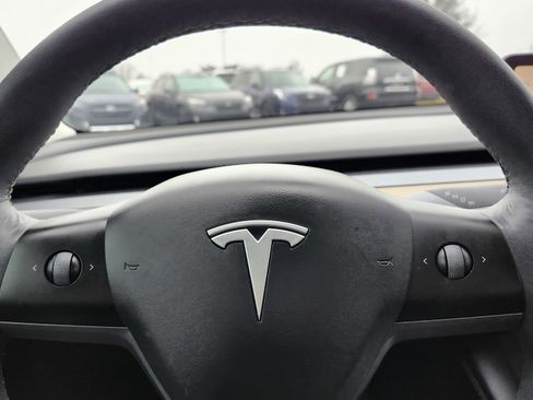 Used 2022 Tesla Model 3 image 27