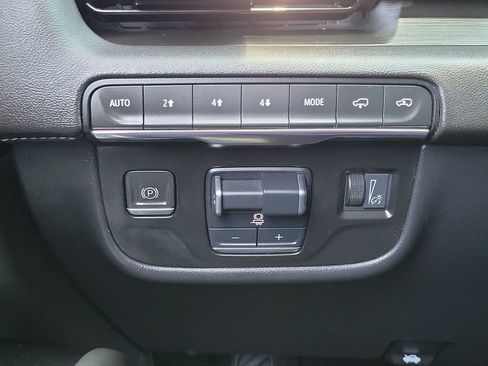 Used 2022 Cadillac Escalade ESV Sport w/ Touring Package AWD/4WD image 16