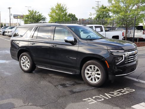 Used 2025 Chevrolet Tahoe Premier AWD/4WD image 14