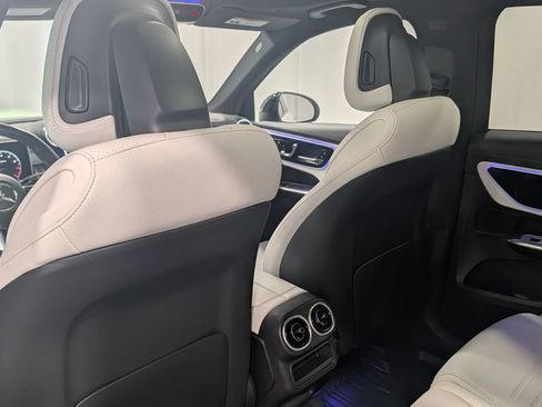 Used 2023 Mercedes-Benz GLC 300 4MATIC image 27