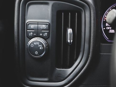 Used 2021 Chevrolet Silverado 1500 Custom image 8