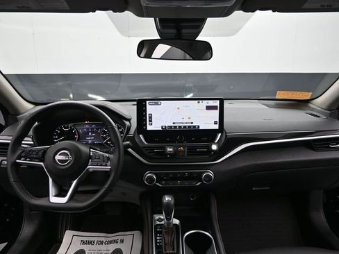 Used 2024 Nissan Altima 2.5 SR w/ SR Premium Package image 14