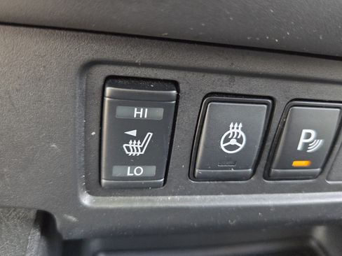 Used 2024 Nissan Frontier SV w/ SV Convenience Package RWD image 31