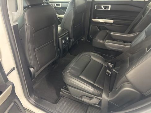 Used 2021 Ford Explorer XLT w/ Equipment Group 202A image 21