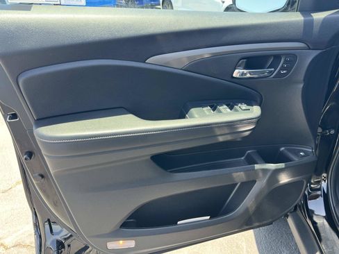 Used 2023 Honda Ridgeline RTL-E image 6