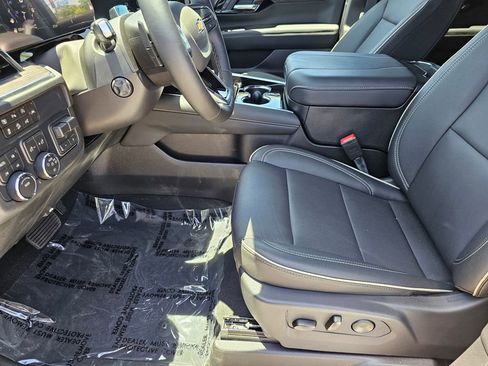 New 2026 Chevrolet Suburban Premier AWD/4WD image 22