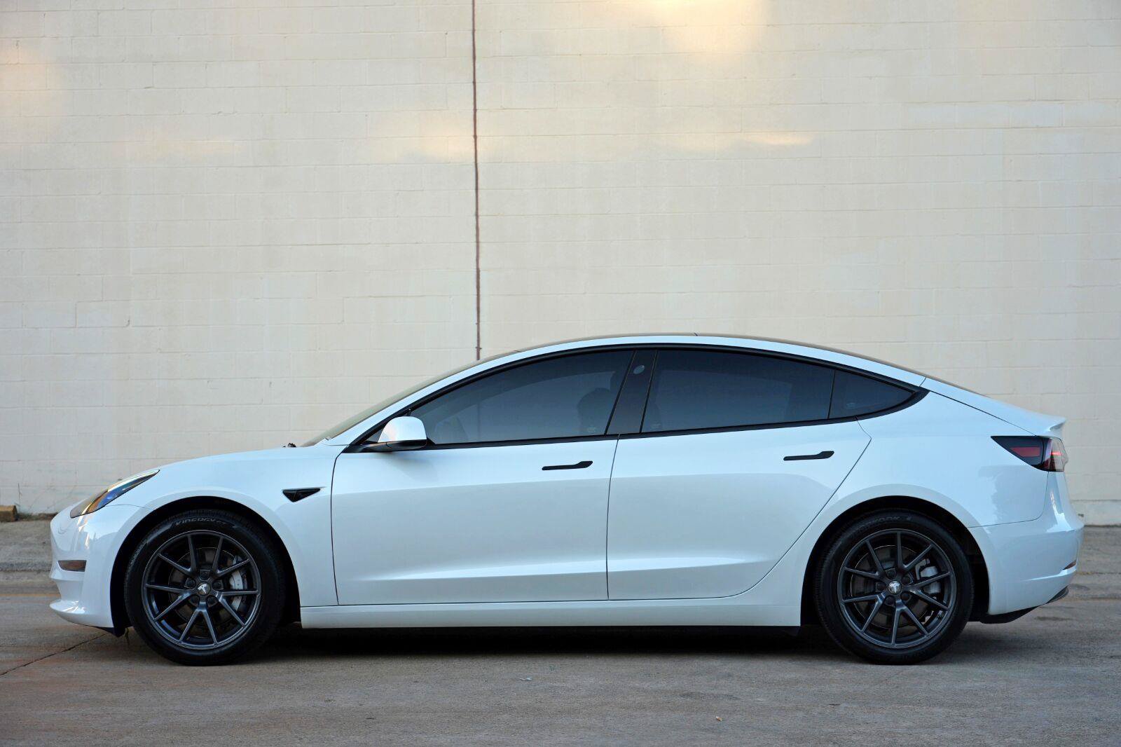 Used 2023 Tesla Model 3 Standard Range RWD image 9