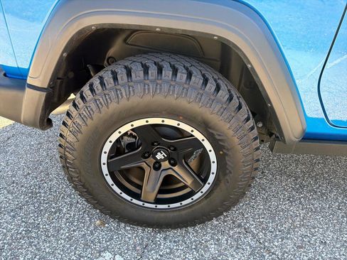 Used 2024 Jeep Wrangler Sport image 9