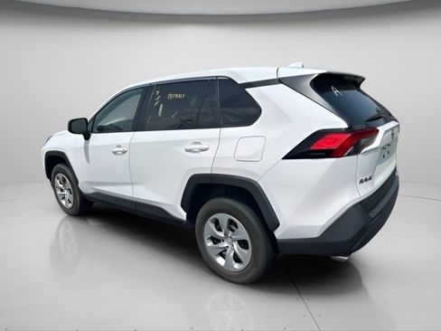 Used 2022 Toyota RAV4 LE w/ Carpet Mat Package (TMS) AWD/4WD image 8