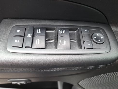 Used 2019 Jeep Grand Cherokee Limited w/ Luxury Group II AWD/4WD image 27