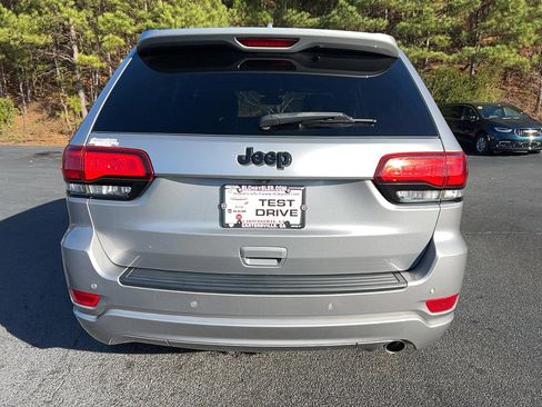 Used 2020 Jeep Grand Cherokee Altitude image 6