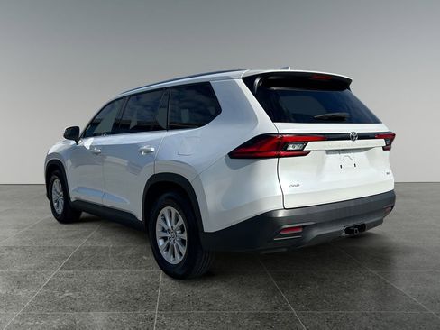 Used 2024 Toyota Grand Highlander XLE image 5