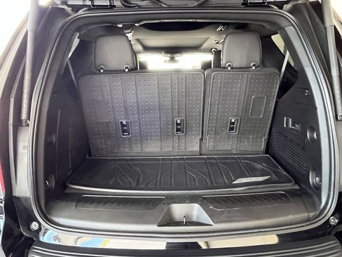 Used 2022 Chevrolet Tahoe LT w/ Luxury Package image 20