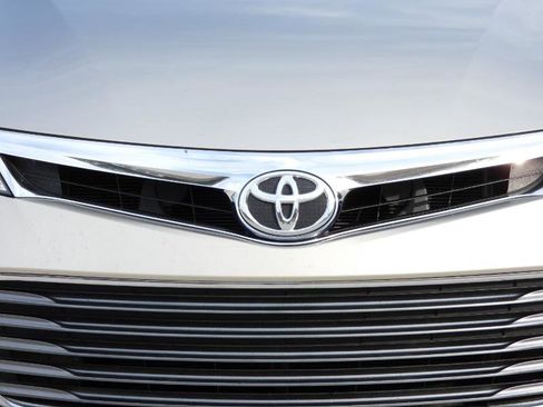 Used 2015 Toyota Avalon Limited image 28