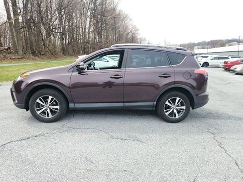 Used 2017 Toyota RAV4 XLE image 2