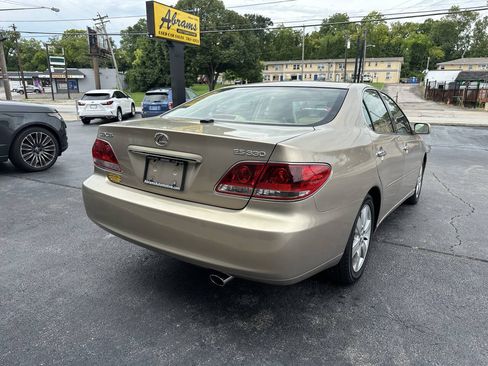 Used 2005 Lexus ES 330 w/ DVD Navigation System Pkg FWD image 16