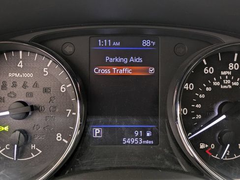 Used 2018 Nissan Rogue SV FWD image 7