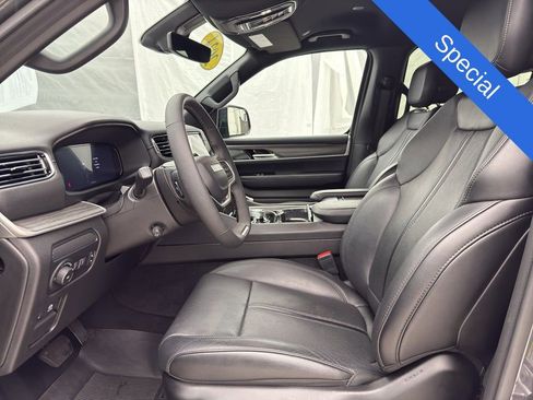 Used 2024 Jeep Wagoneer L Series II w/ Flexible Seating Group image 14