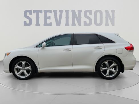 Used 2012 Toyota Venza Limited w/ Tow Pkg AWD/4WD image 2