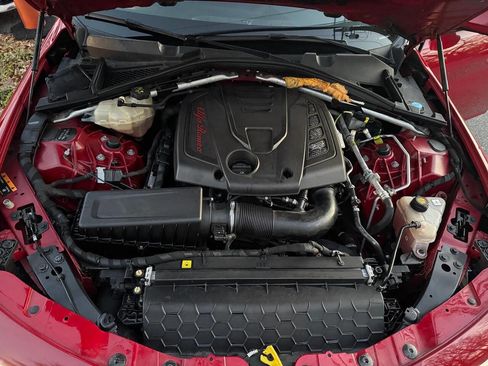 Used 2017 Alfa Romeo Giulia w/ Sport Appearance Package image 14