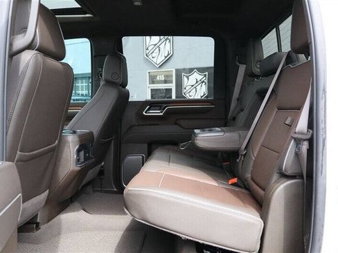 Used 2025 GMC Sierra 3500 Denali w/ Denali Reserve Package AWD/4WD image 27