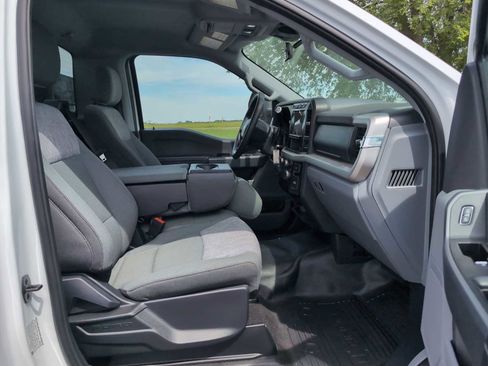 Used 2024 Ford F550 4x4 Regular Cab Super Duty w/ XLT Value Package image 22