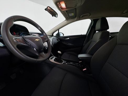 Used 2017 Chevrolet Cruze LS image 18