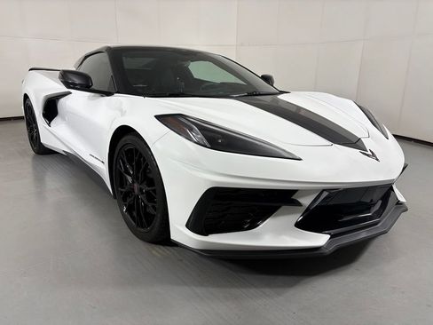 Used 2023 Chevrolet Corvette Stingray Premium Conv w/ Z51 Performance Package RWD image 2