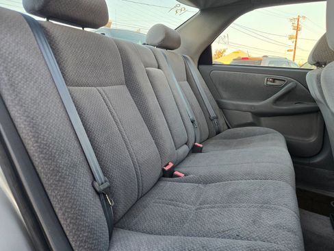Used 2000 Toyota Camry LE image 17