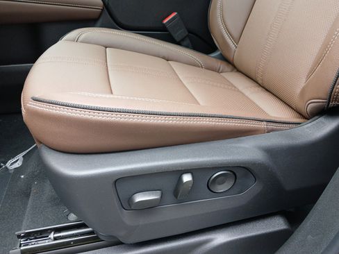 New 2026 Chevrolet Suburban High Country image 21