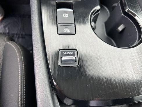 Certified 2025 Nissan Rogue SV FWD image 17