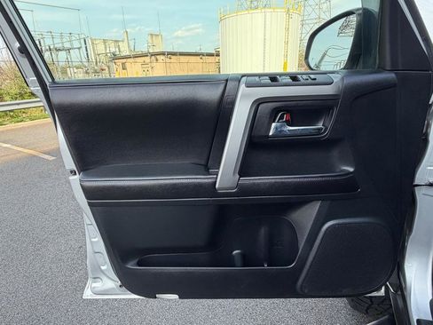 Used 2015 Toyota 4Runner SR5 Premium image 37