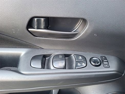 Used 2025 Nissan Kicks Play S image 13