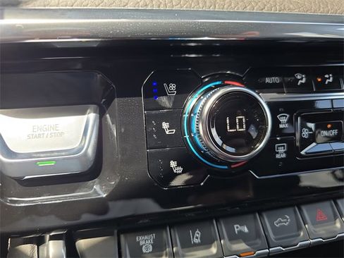 New 2025 GMC Sierra 2500 Denali w/ Denali Reserve Package image 23