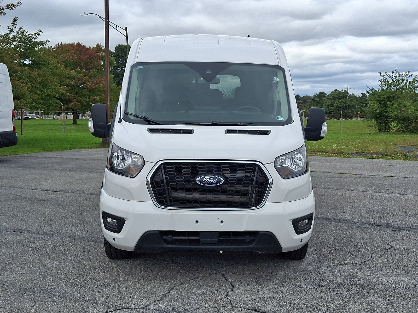 Used 2025 Ford Transit 350 XLT RWD image 2