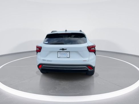 New 2026 Chevrolet Trax RS w/ Sunroof Package FWD image 7