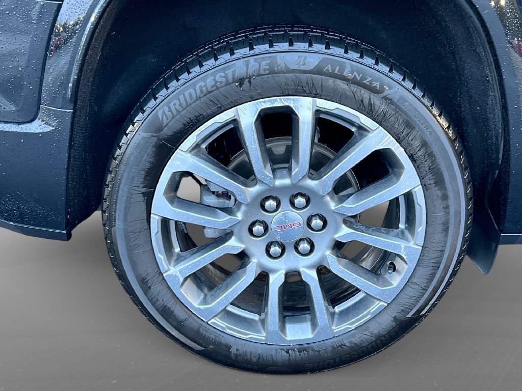 Used 2021 GMC Acadia Denali w/ Denali Ultimate Package AWD/4WD image 25