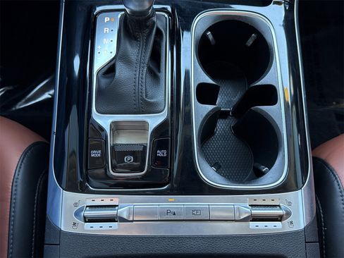 Used 2022 Kia Carnival SX image 25