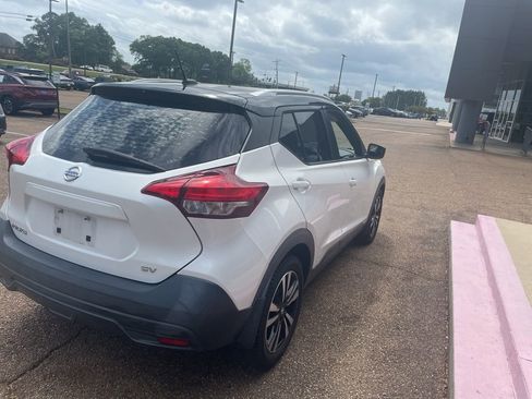 Used 2019 Nissan Kicks SV w/ Interior Electronics Package image 9