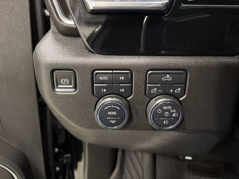 Used 2024 Chevrolet Silverado 1500 RST AWD/4WD image 30