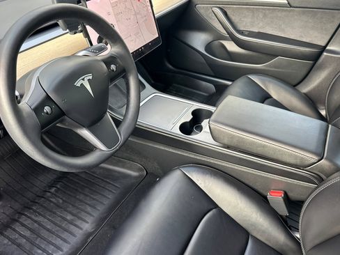 Used 2021 Tesla Model 3 Standard Range Plus image 7
