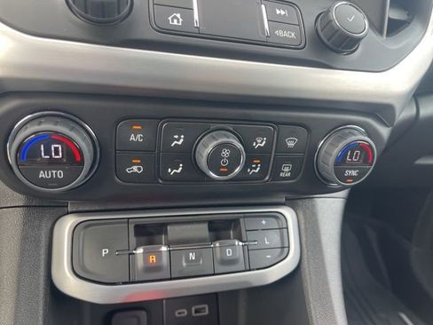 Used 2023 GMC Acadia SLE w/ Driver Convenience Package image 33