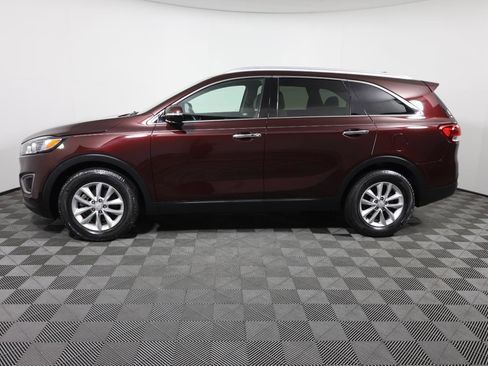 Used 2017 Kia Sorento FWD w/ LX Convenience Package image 8