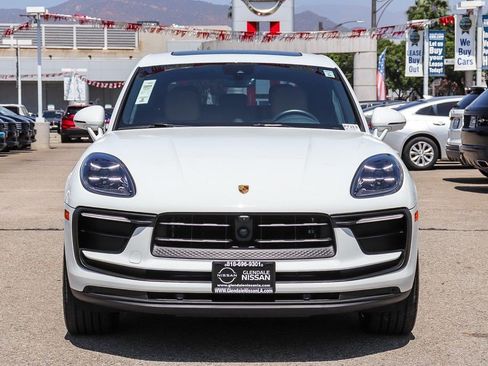 Used 2024 Porsche Macan AWD/4WD image 2