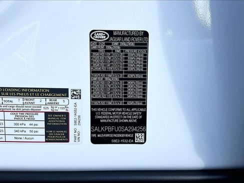 Certified 2025 Land Rover Range Rover Long Wheelbase SE AWD/4WD image 35