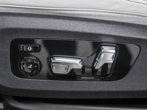 Certified 2023 BMW X7 xDrive40i w/ M Sport Package image 21