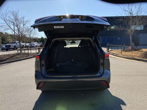 Used 2022 Toyota Highlander XLE image 71