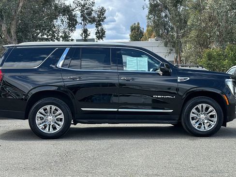 Used 2025 GMC Yukon Denali AWD/4WD image 3